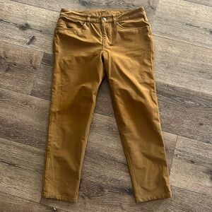 Lululemon means slacks